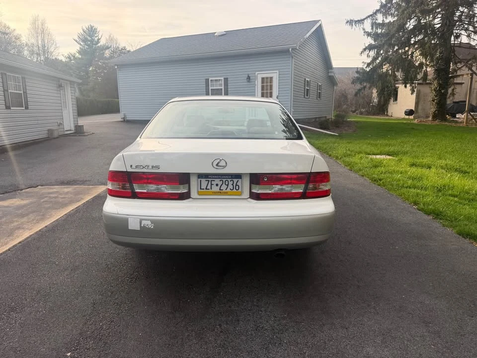 2001 Lexus ES 3rd Gen - Image 3 of 7