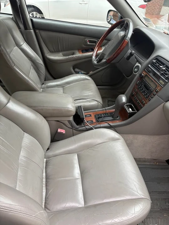 2001 Lexus ES 3rd Gen - Image 8 of 12