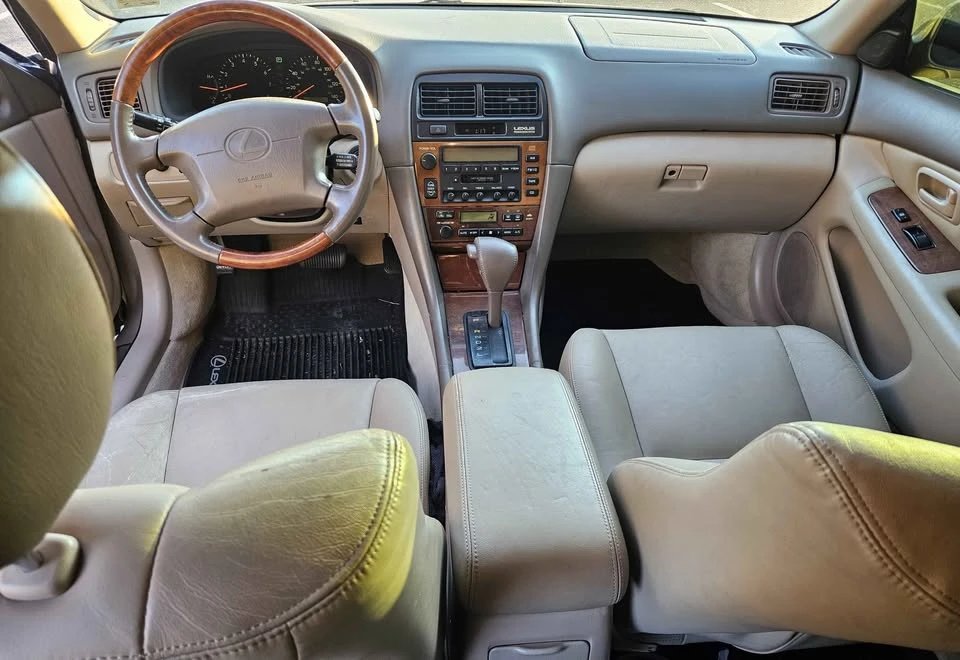 2001 Lexus ES 3rd Gen - Image 6 of 12