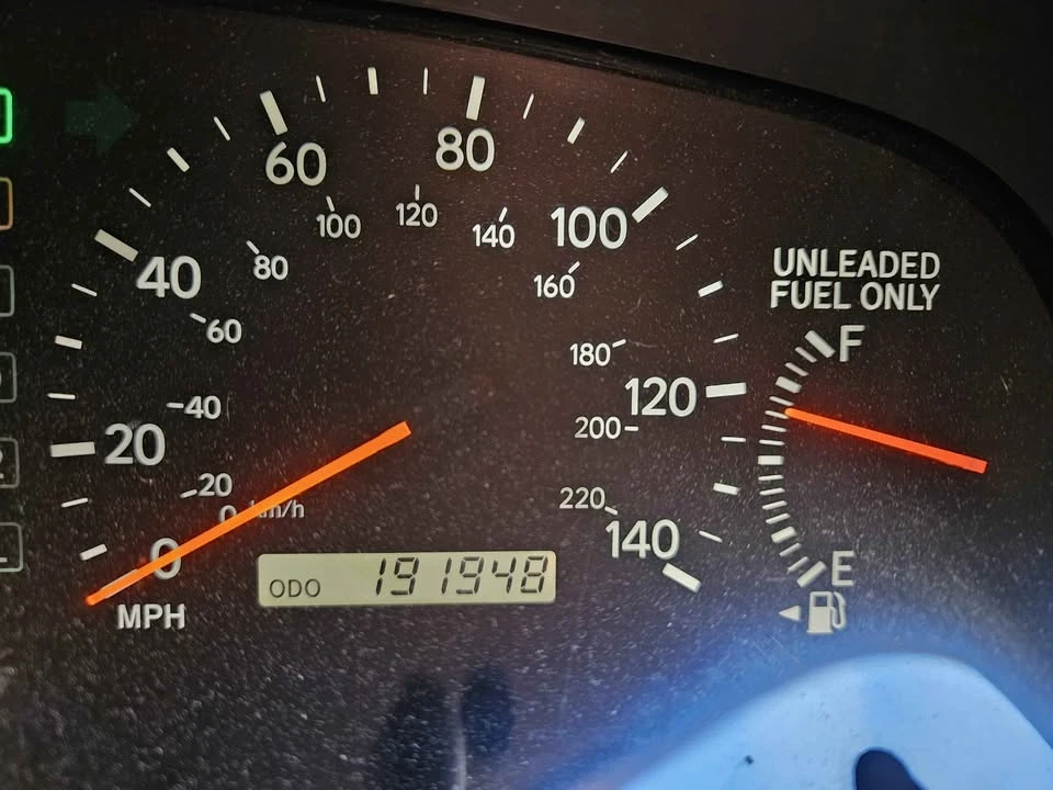 2001 Lexus ES 3rd Gen - Image 9 of 12