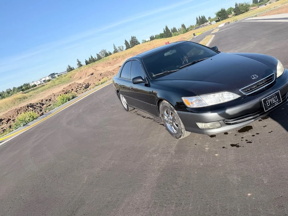 2001 Lexus ES 3rd Gen - Image 4 of 9