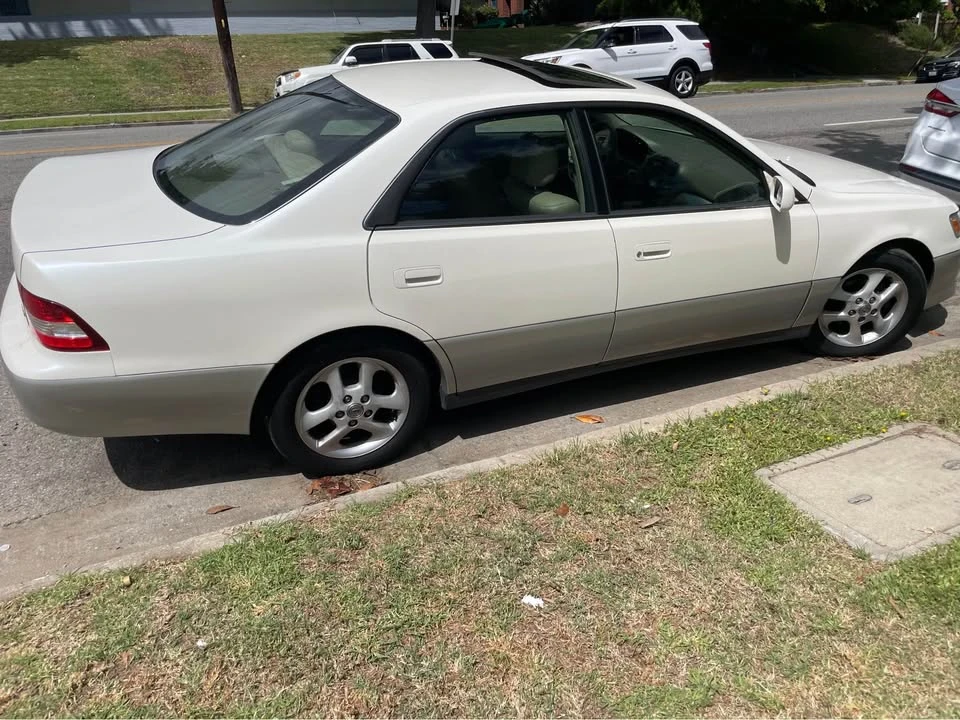 2001 Lexus ES 3rd Gen - Image 3 of 5