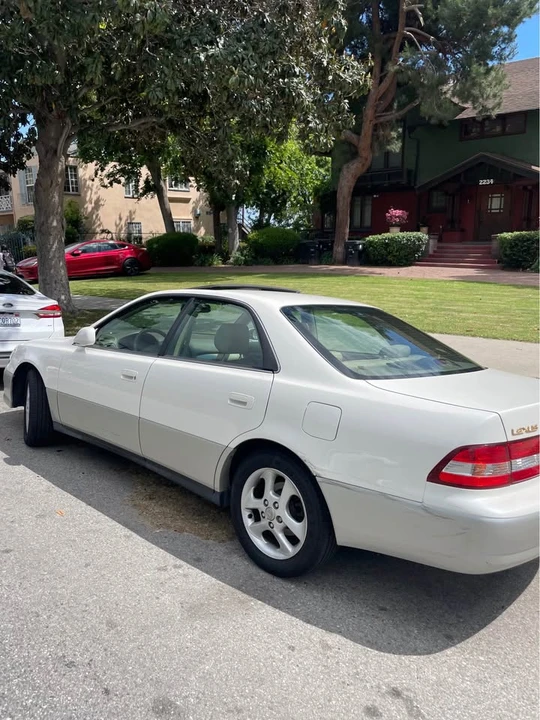 2001 Lexus ES 3rd Gen - Image 4 of 5