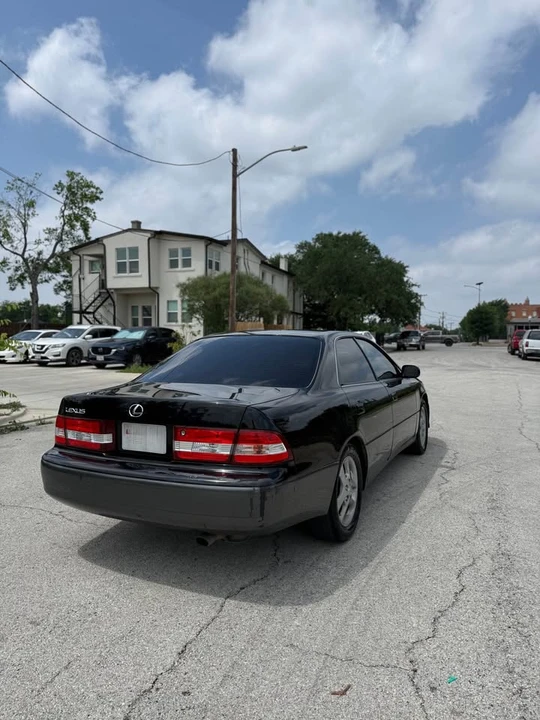 2001 Lexus ES 3rd Gen - Image 3 of 20