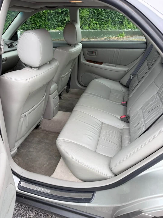 2001 Lexus ES 3rd Gen - Image 4 of 13
