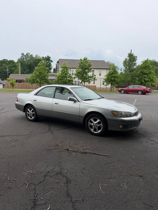 2001 Lexus ES 3rd Gen - Image 12 of 13