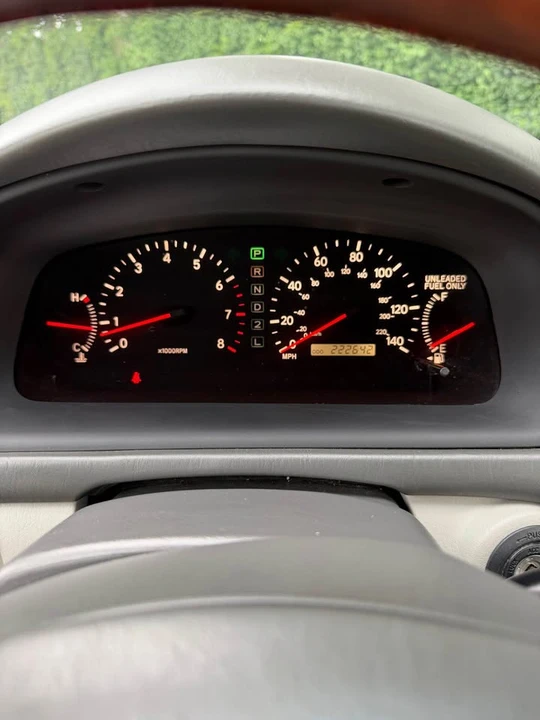 2001 Lexus ES 3rd Gen - Image 5 of 13