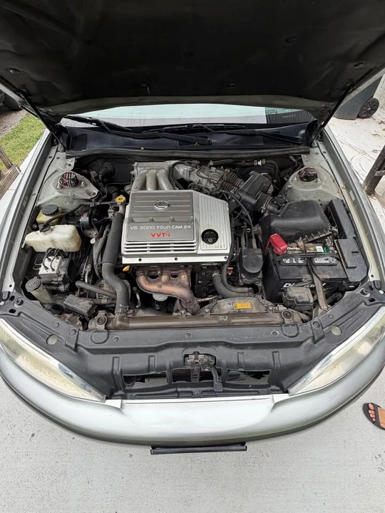 2001 Lexus ES 3rd Gen - Image 6 of 13