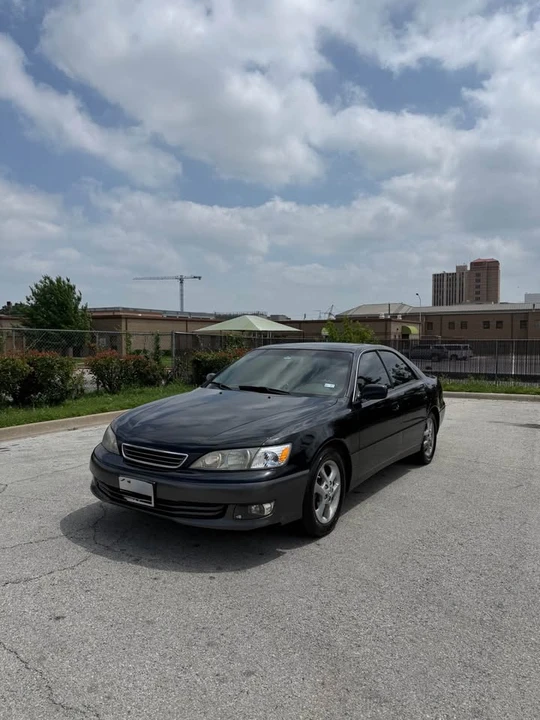 2001 Lexus ES 3rd Gen - Image 2 of 20