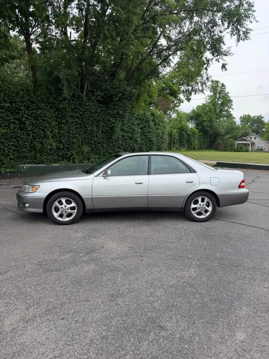 2001 Lexus ES 3rd Gen - Image 13 of 13