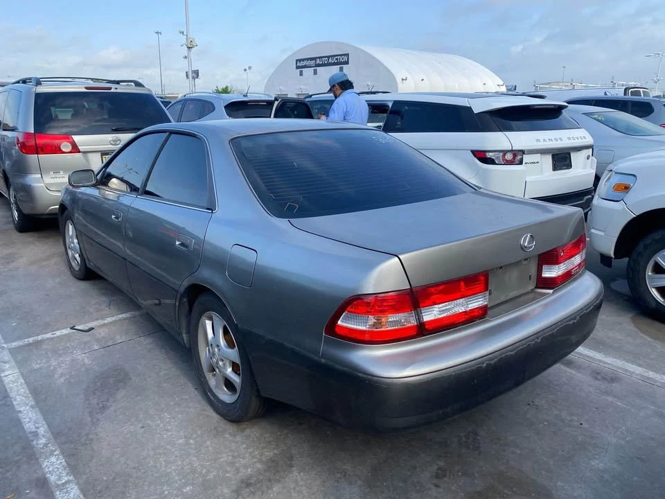 2001 Lexus ES 3rd Gen - Image 4 of 7