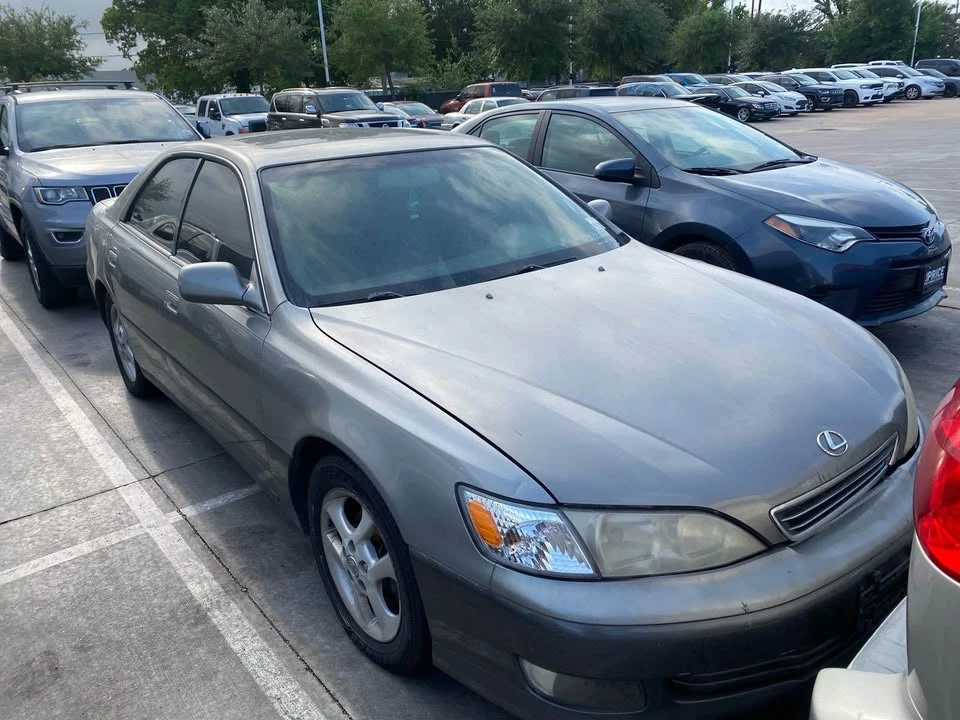 2001 Lexus ES 3rd Gen - Image 3 of 7