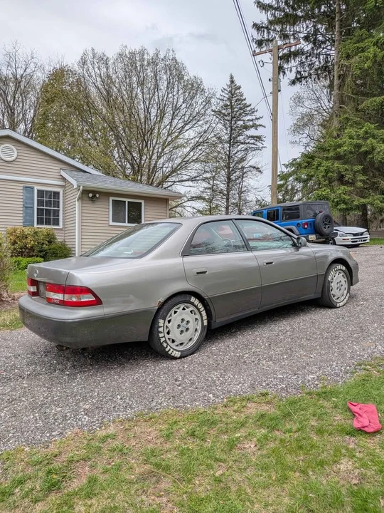 2001 Lexus ES 3rd Gen - Image 4 of 11