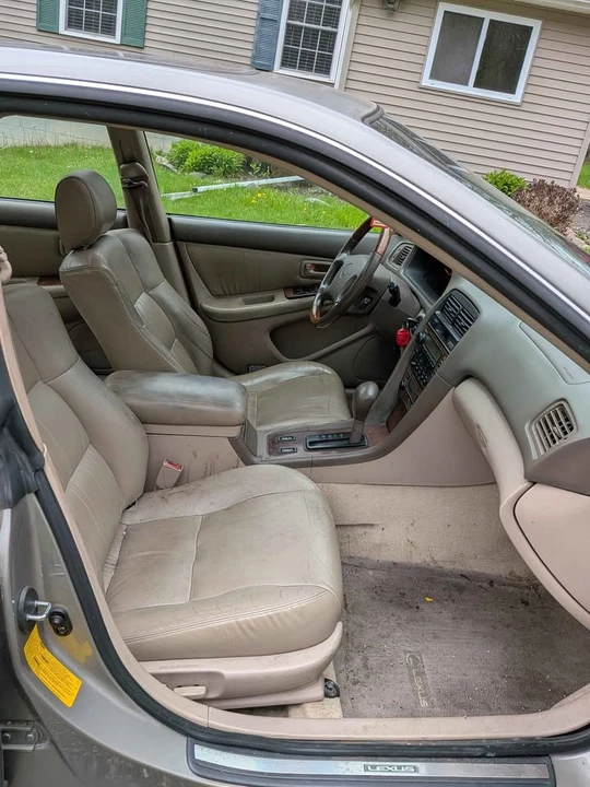 2001 Lexus ES 3rd Gen - Image 8 of 11