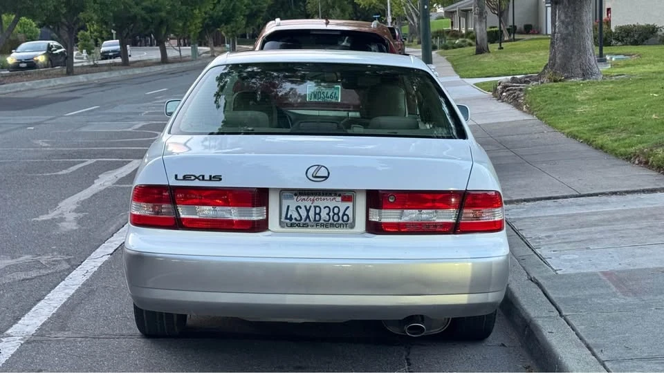 2001 Lexus ES 3rd Gen - Image 4 of 7