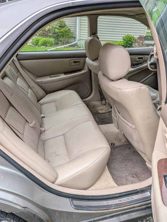 2001 Lexus ES 3rd Gen - Image 10 of 11