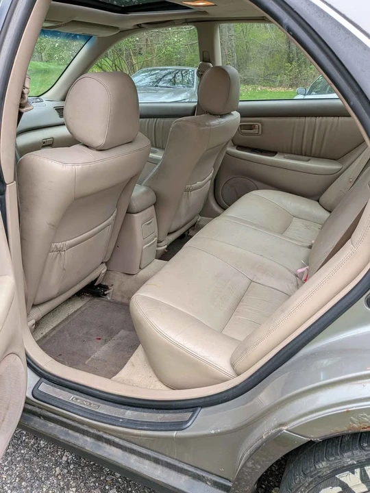 2001 Lexus ES 3rd Gen - Image 9 of 11