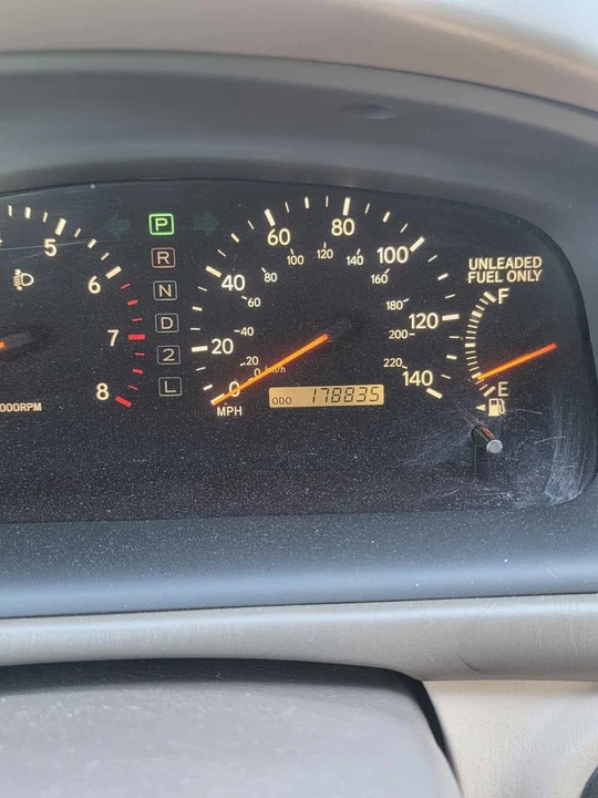 2001 Lexus ES 3rd Gen - Image 6 of 7