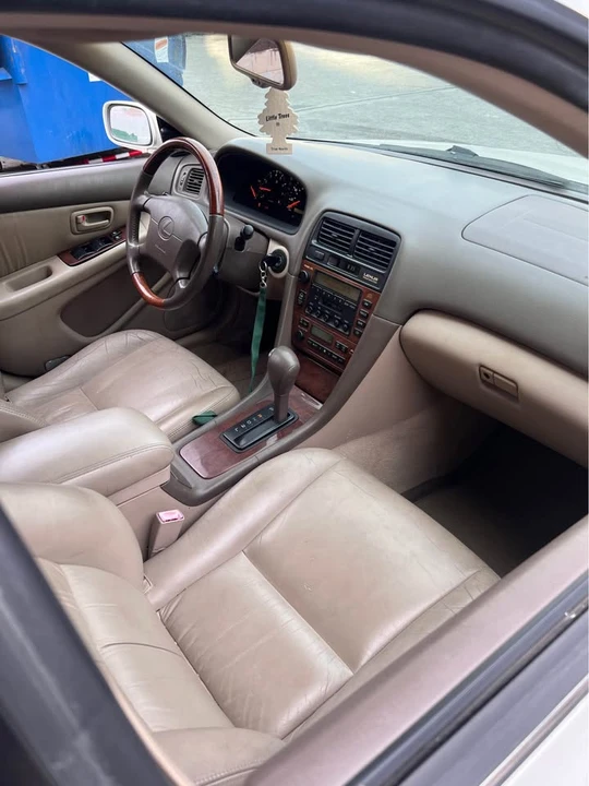 2001 Lexus ES 3rd Gen - Image 4 of 5