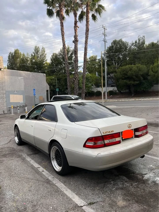 2001 Lexus ES 3rd Gen - Image 3 of 5