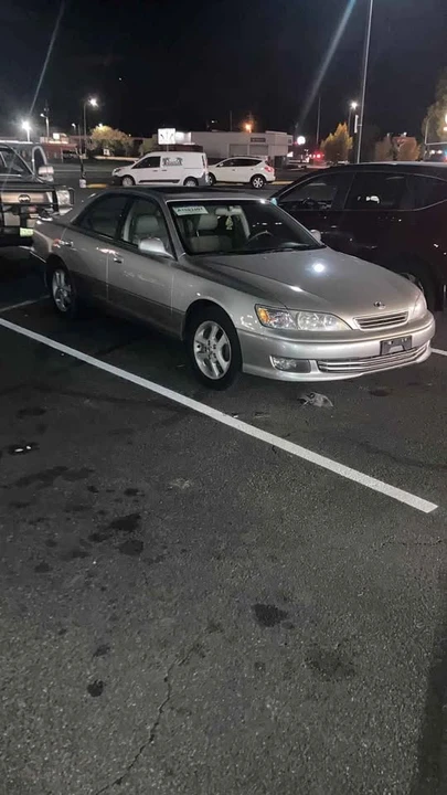 2001 Lexus ES 3rd Gen - Image 10 of 12