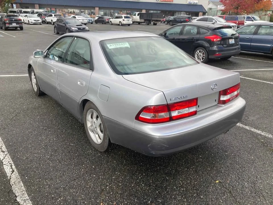 2001 Lexus ES 3rd Gen - Image 4 of 12
