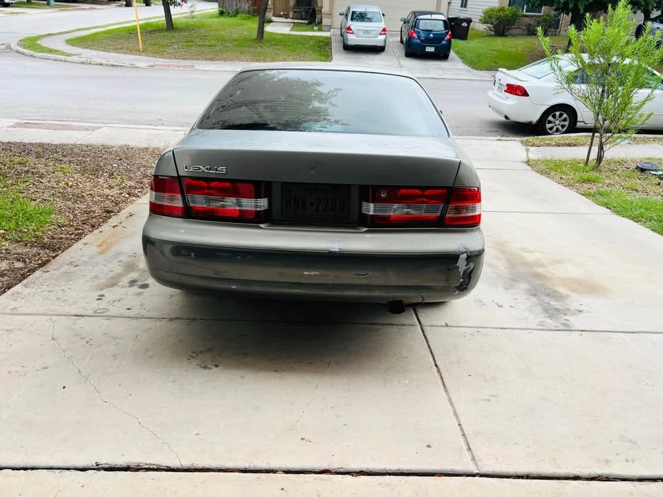 2001 Lexus ES 3rd Gen - Image 8 of 9