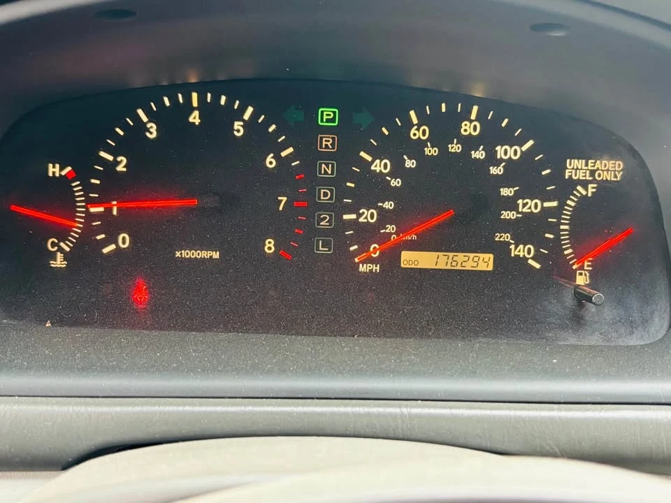 2001 Lexus ES 3rd Gen - Image 9 of 9