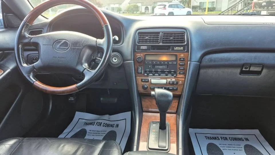2001 Lexus ES 2nd Gen - Image 4 of 8