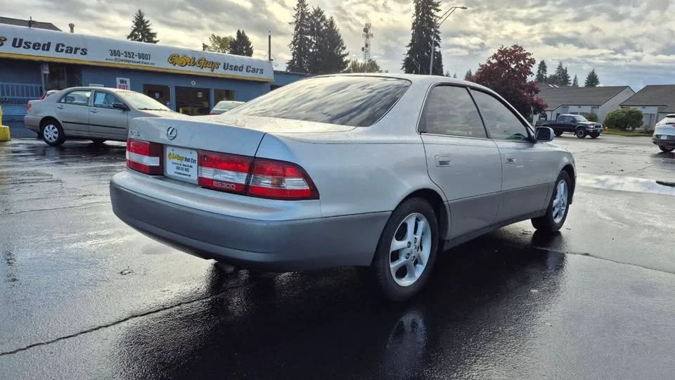 2001 Lexus ES 2nd Gen - Image 3 of 8