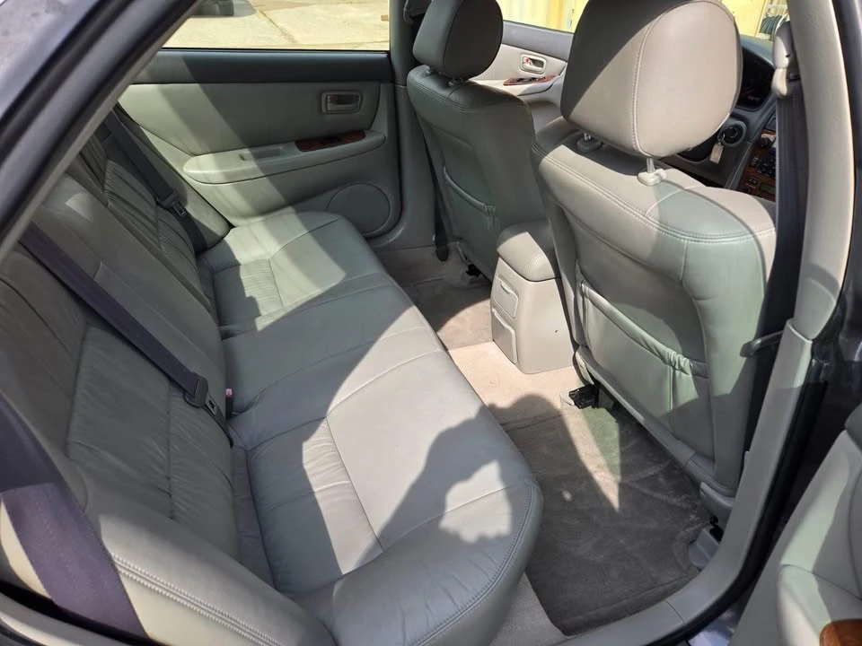 2001 Lexus ES 3rd Gen - Image 13 of 13