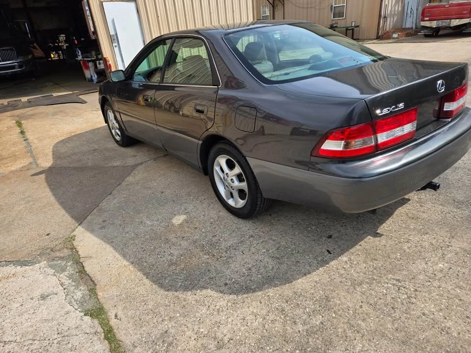 2001 Lexus ES 3rd Gen - Image 6 of 13