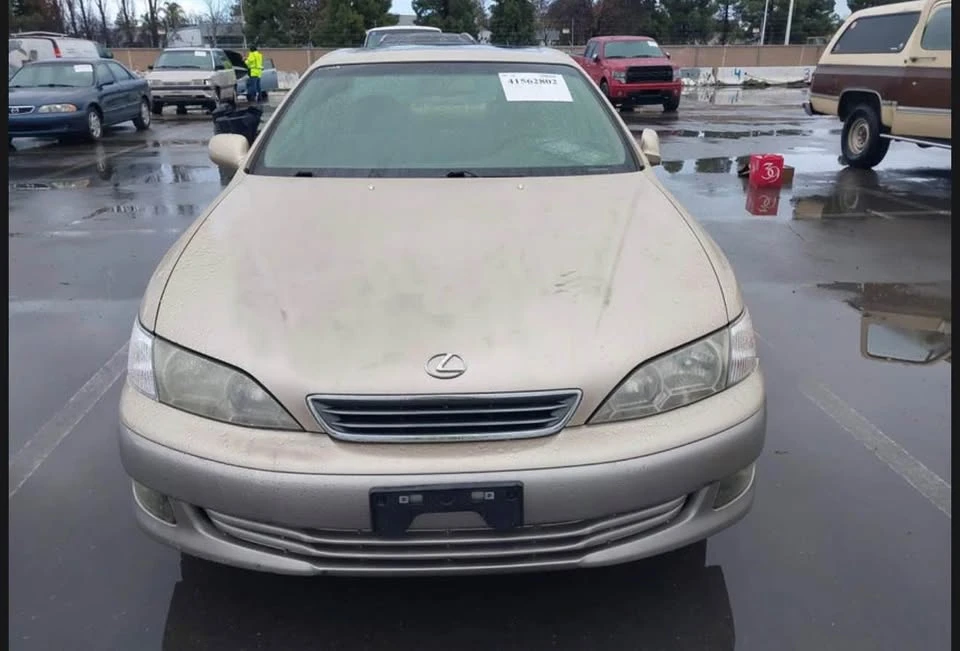 2001 Lexus ES 3rd Gen - Image 10 of 14