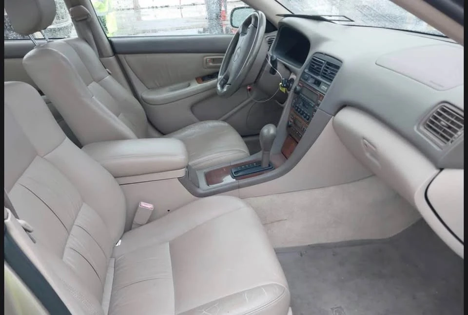 2001 Lexus ES 3rd Gen - Image 5 of 14