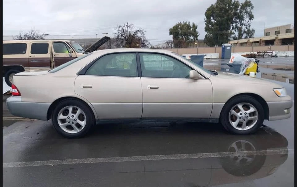 2001 Lexus ES 3rd Gen - Image 11 of 14