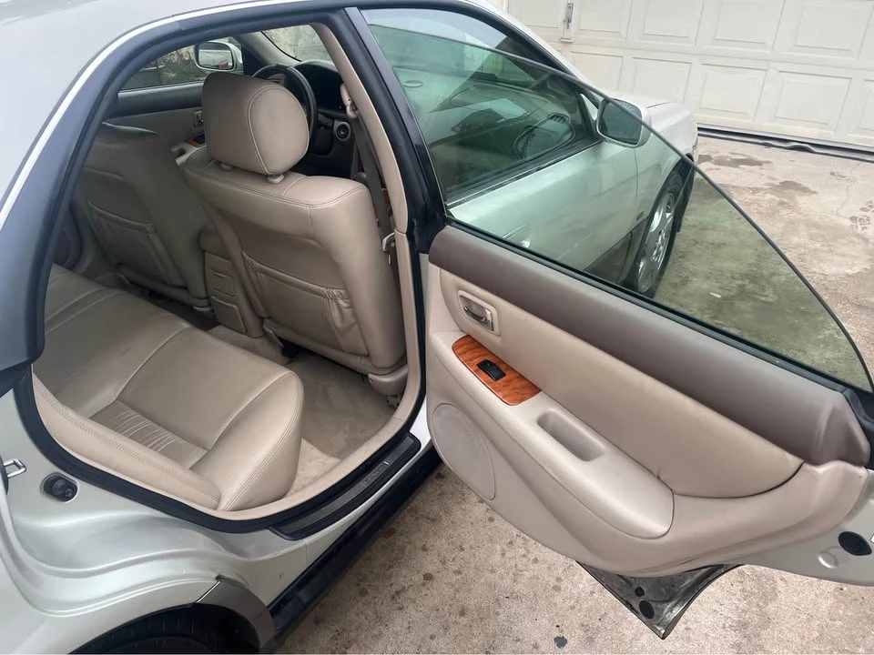 2001 Lexus ES 3rd Gen - Image 6 of 11