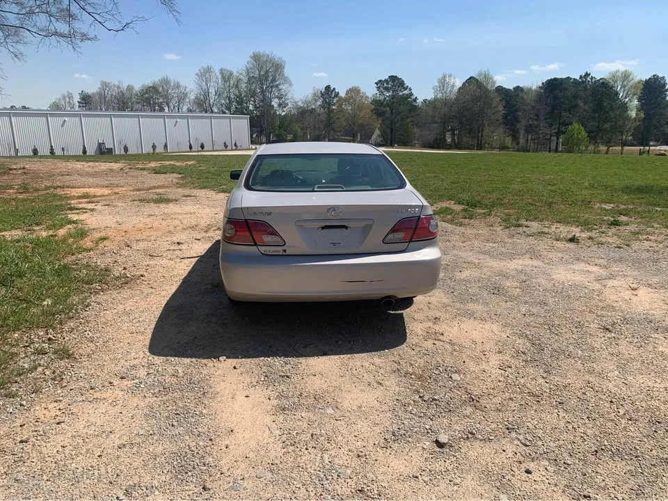 2001 Lexus ES 3rd Gen - Image 2 of 12