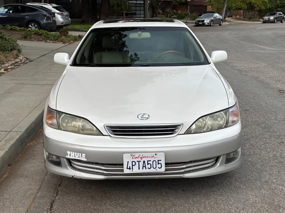 2001 Lexus ES 3rd Gen - Image 3 of 10