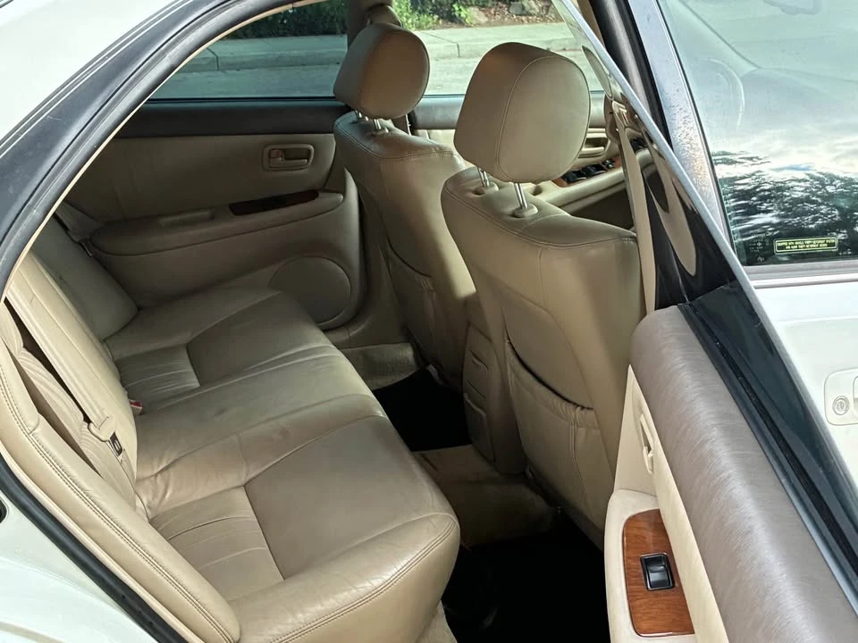 2001 Lexus ES 3rd Gen - Image 8 of 10