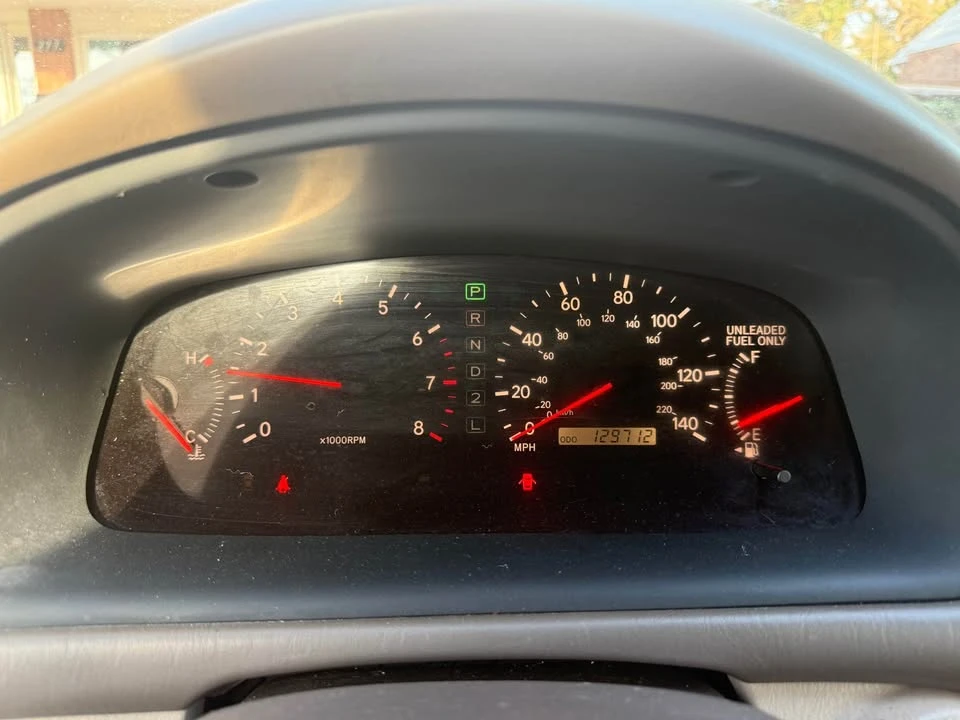 2001 Lexus ES 3rd Gen - Image 12 of 16