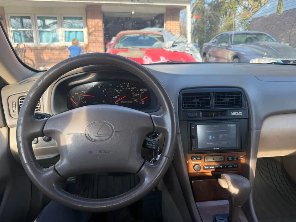 2001 Lexus ES 3rd Gen - Image 11 of 16