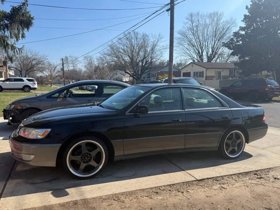2001 Lexus ES 3rd Gen - Image 3 of 16
