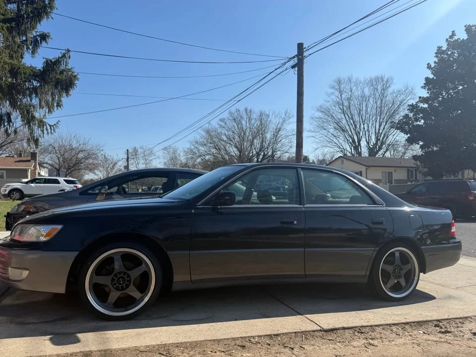 2001 Lexus ES 3rd Gen - Image 2 of 16