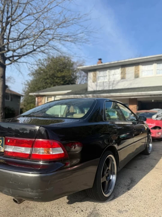 2001 Lexus ES 3rd Gen - Image 13 of 16