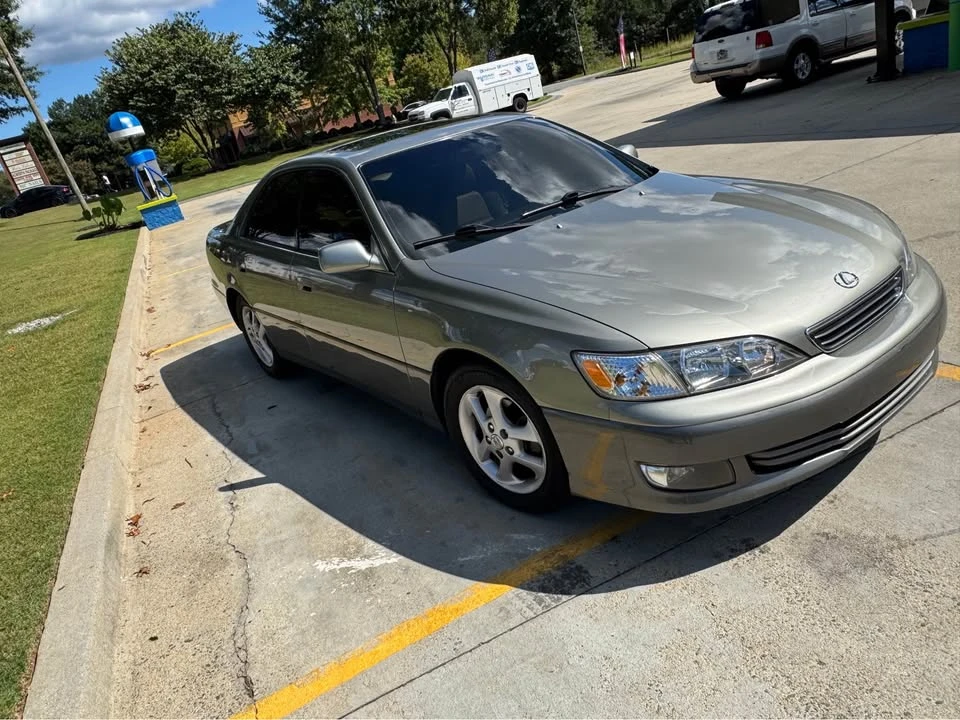 2001 Lexus ES 3rd Gen - Image 2 of 7