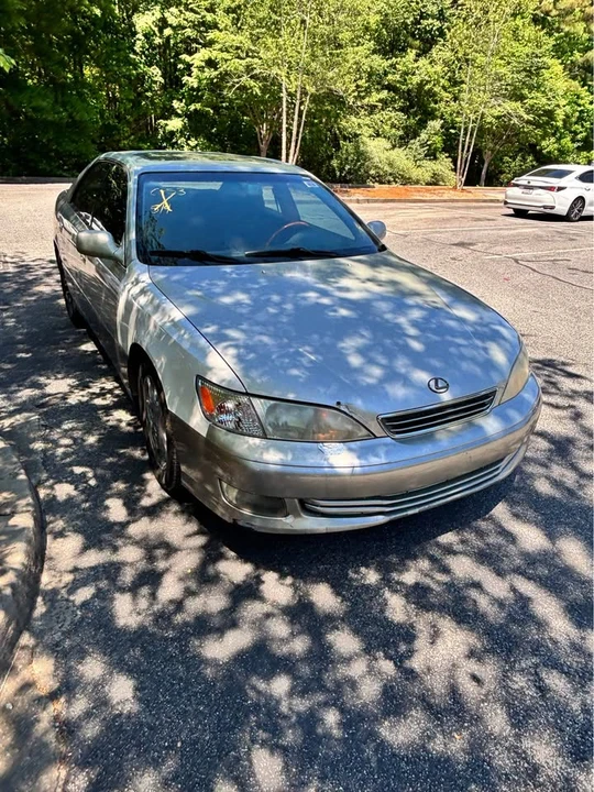 2001 Lexus ES 3rd Gen - Image 5 of 10