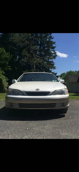 2001 Lexus ES 3rd Gen - Image 2 of 18