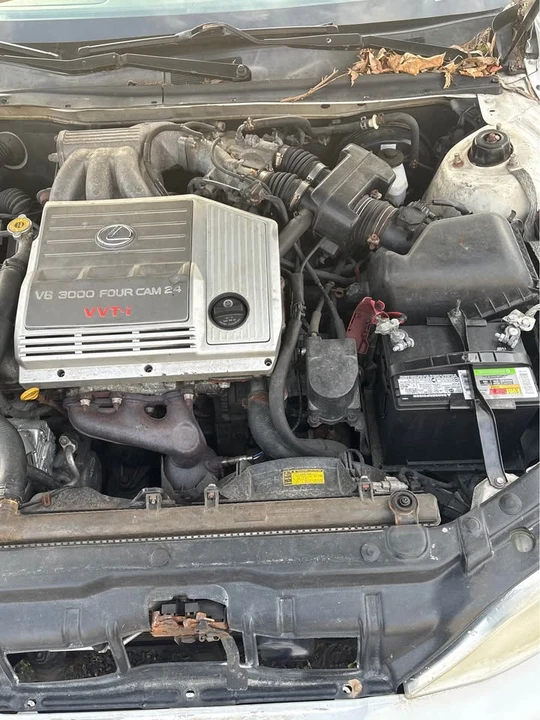 2001 Lexus ES 3rd Gen - Image 16 of 18