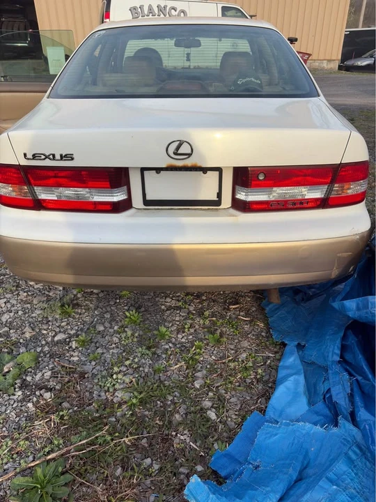2001 Lexus ES 3rd Gen - Image 13 of 18