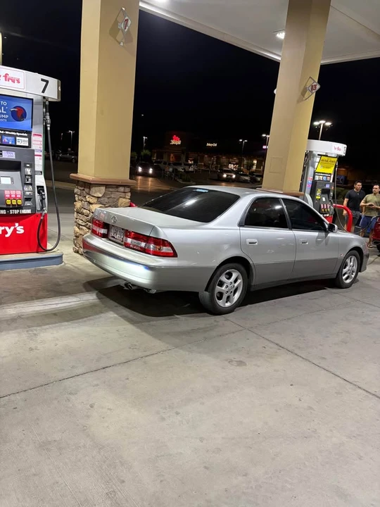 2001 Lexus ES 3rd Gen - Image 13 of 15